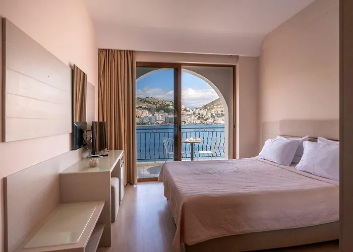 Hotel Palma Sarandë